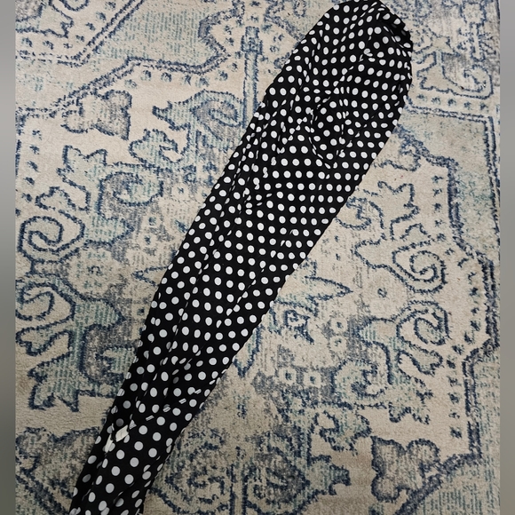 Infinity Spring Scarf - Picture 3 of 3